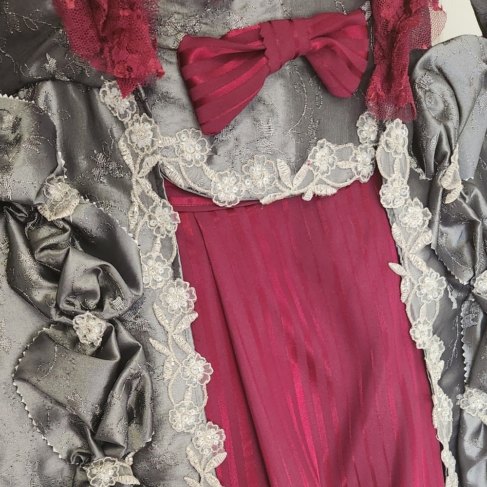 French Sack-Back Historical Recreation Gown - Picture 3 of 9